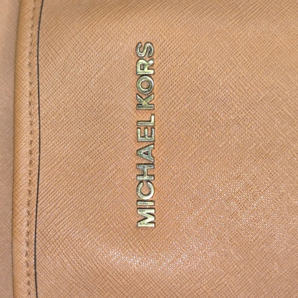 Michael Kors Textured Leather Beige Tote Shoulder Bag Great For Laptop, iPad Etc - Picture 3 of 11